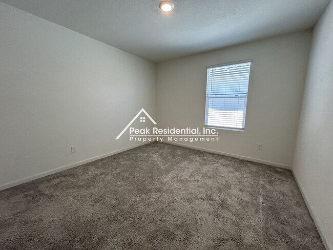 Building Photo - Beautiful Newer Folsom 4bd/2.5ba in Gated Community!