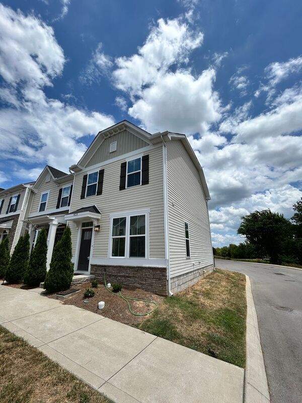 Building Photo - 4316 Summercrest Blvd