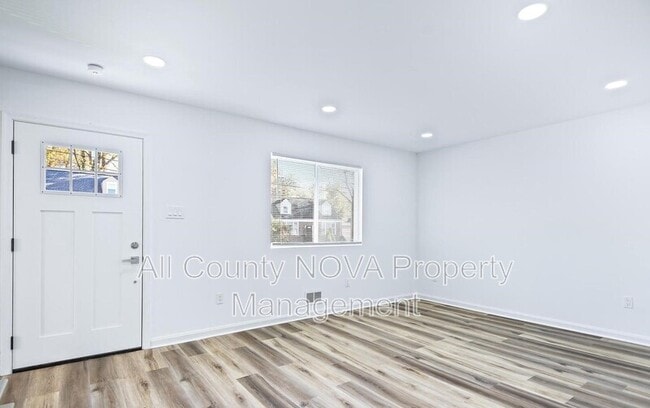 Building Photo - 5606 Elberton Pl