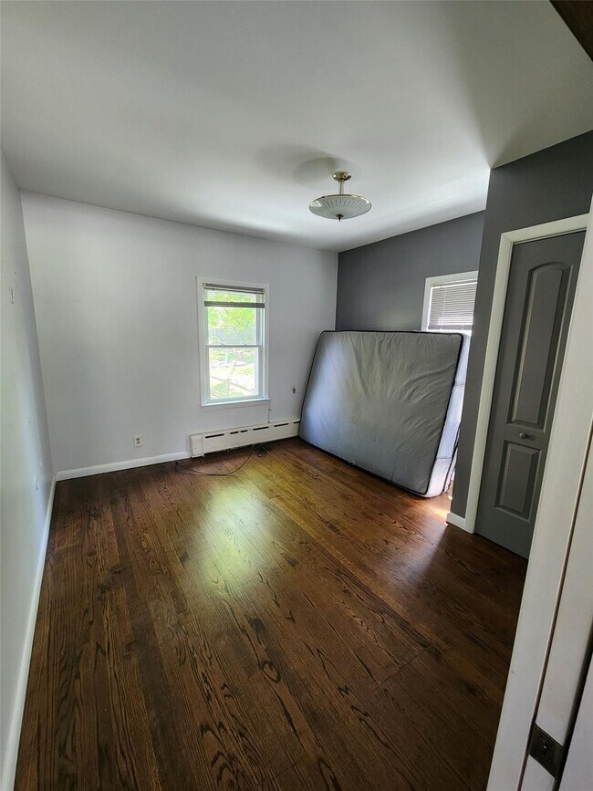 Building Photo - 1208 NY-9G