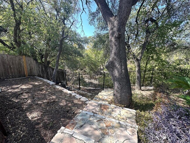 Building Photo - 5300 Suburban Dr