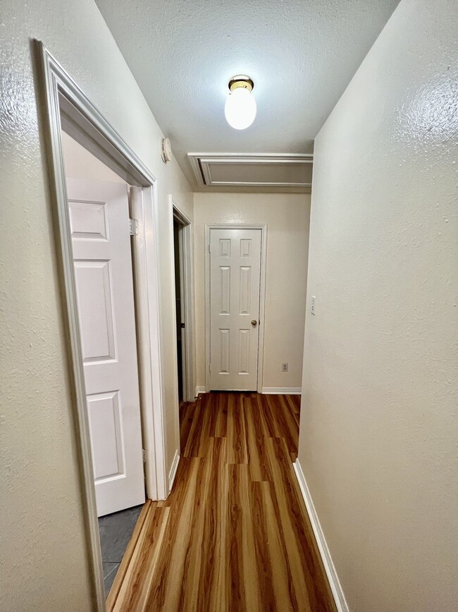 Building Photo - 13310 Misty Mill Dr