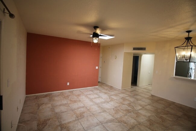 Building Photo - 2486 N Ironwood Ridge Dr