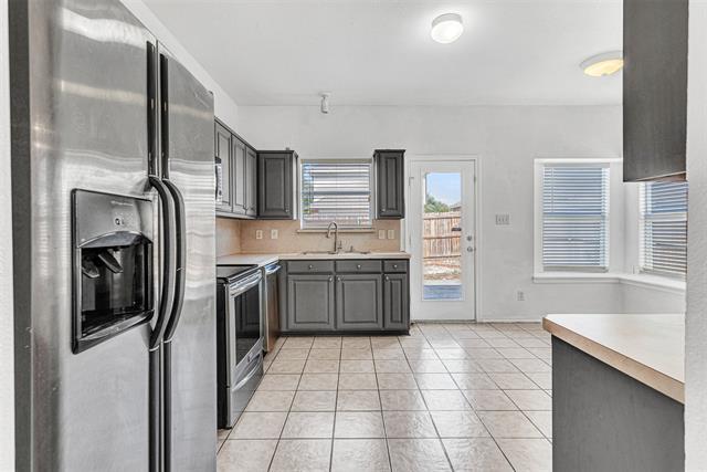 Building Photo - 1421 Ross Dr