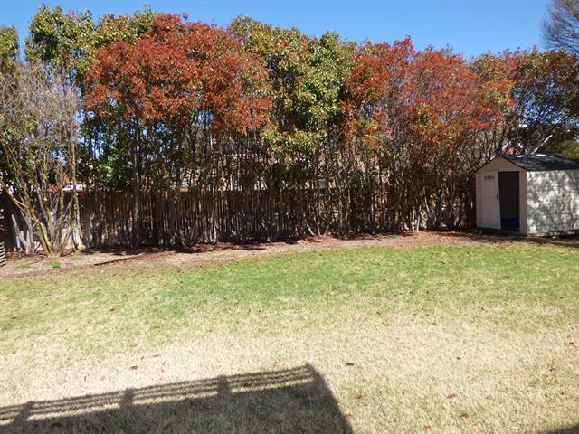 Building Photo - 1820 Sumac Dr