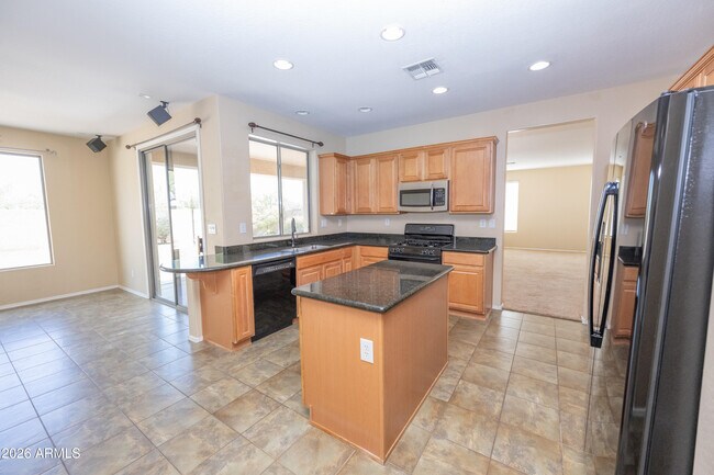 Building Photo - 2023 W Shackleton Dr