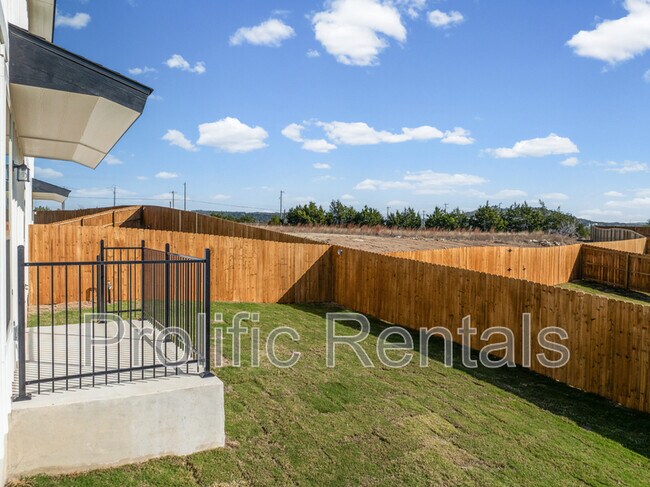 Building Photo - 106 Logan Ct