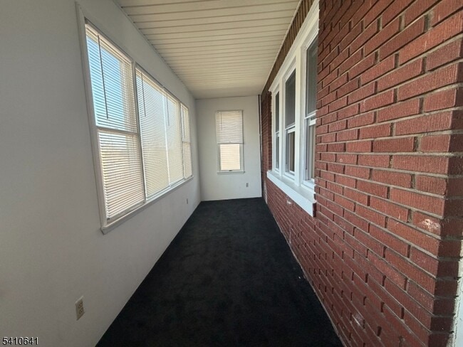 Building Photo - 557 Gregory Ave