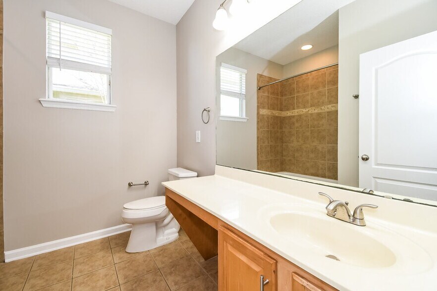 Building Photo - 3901 Cedar Bluff Ln
