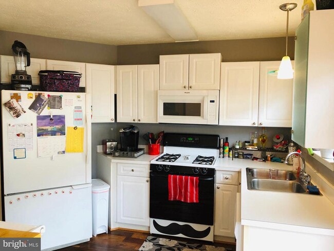 Building Photo - 11052 Sentry Ridge Rd