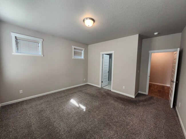 Building Photo - West Richland, where family-friendly living begins!