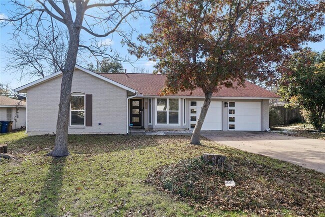 Building Photo - 1505 Westbury Trail