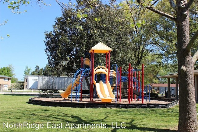 Building Photo - 1409 Lancewood Dr NW