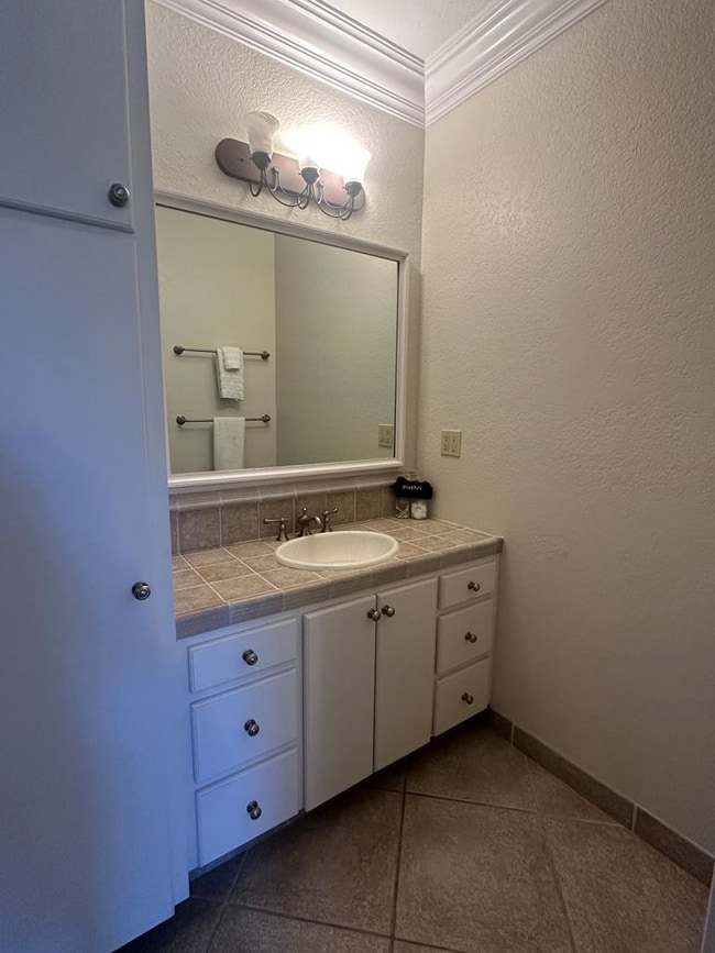 Building Photo - 211 Eagles Way