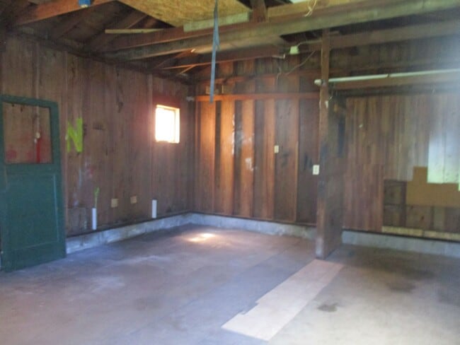 Building Photo - 321 21st Ave