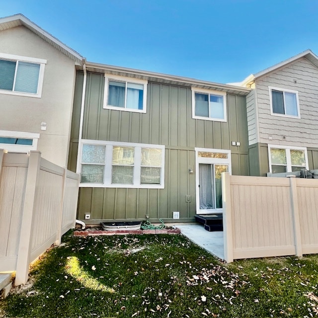 Building Photo - 4104 Fremont Dr