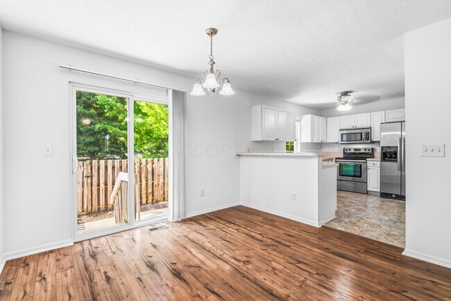 Building Photo - 1113 Green Knoll Dr