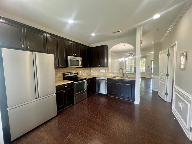 Building Photo - 832 Cupola Dr
