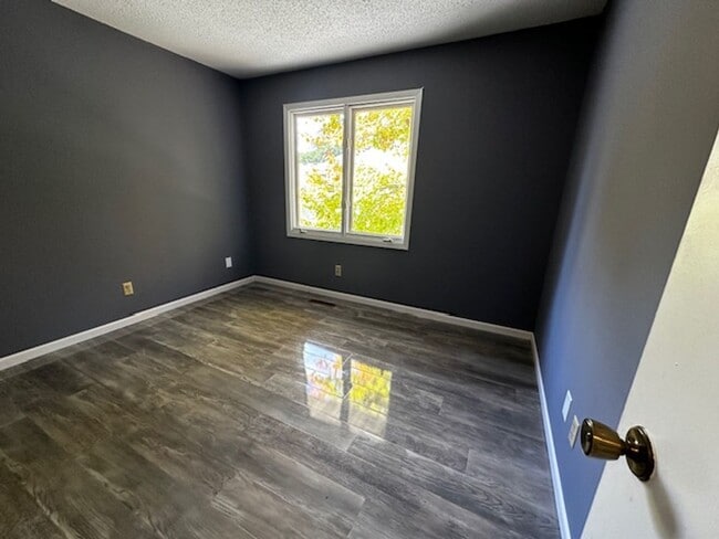 Building Photo - Your Updated & Cozy Savage Retreat. Available 8/1!
