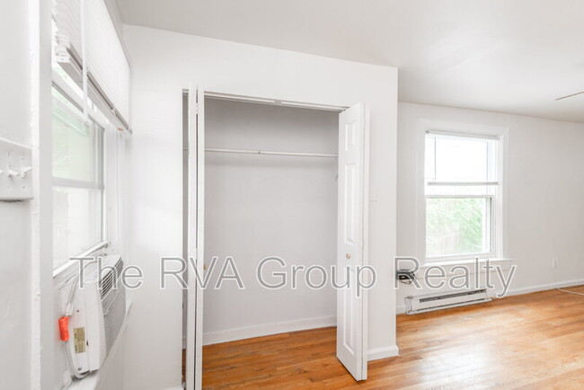 Building Photo - 2408 W Cary St