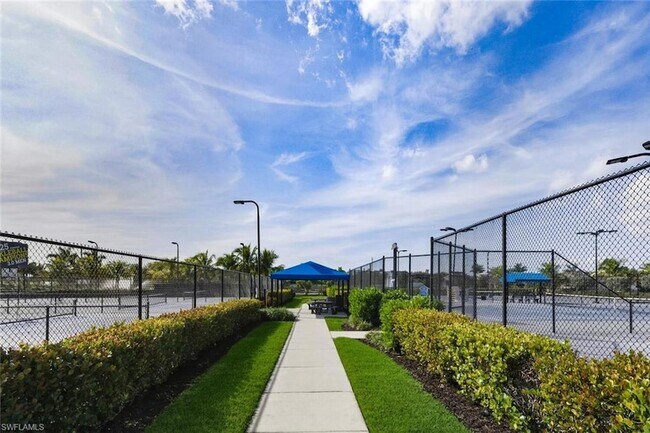 Building Photo - 28044 Sanibel Sands St