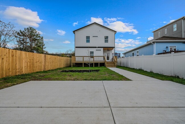 Building Photo - 1816 Scovel St