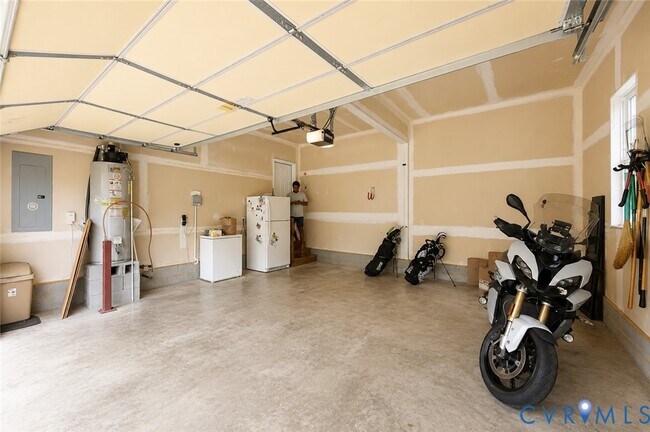 Building Photo - 11320 Sadler Oaks Dr