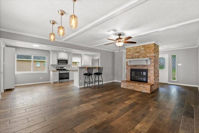 Building Photo - 3319 Meadowcreek Dr