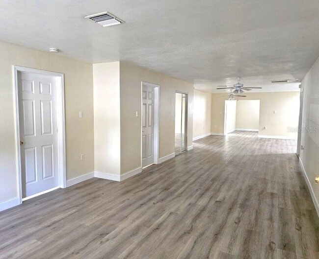 Building Photo - 513 86th Ave N