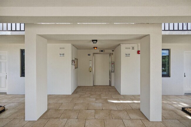 Building Photo - 501 S Seas Dr
