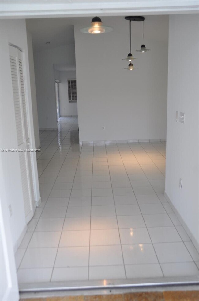 Building Photo - 14346 SW 49th Ln