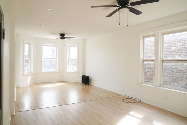 Building Photo - 154 N Lamon Ave