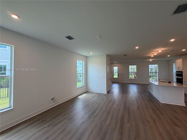 Building Photo - 881 SW Bushel Trl