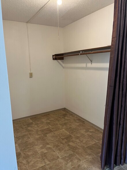 Building Photo - Ghent Housing