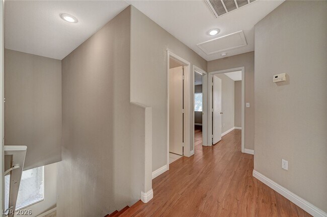 Building Photo - 121 Standing Stone St