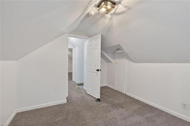 Building Photo - 8507 Chapin St