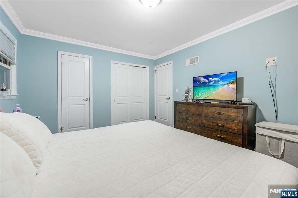 Building Photo - 194 Delmar Ave