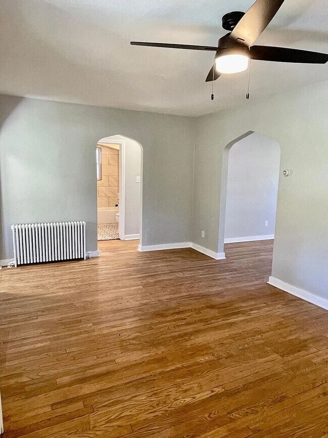 Building Photo - 3915-3917 Mount Troy