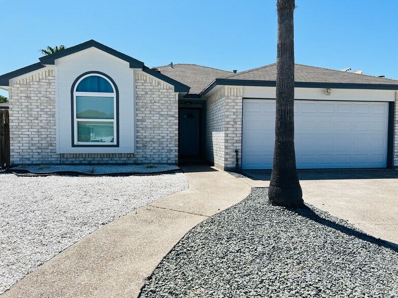 All rock landscaping - 15113 Aquarius St