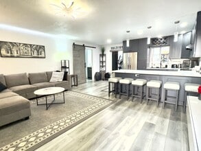 Building Photo - Upgraded One-Bedroom in Kensington