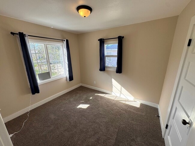 Building Photo - Charming 3 Bedroom, 1 Bath West Ventura Bungalow