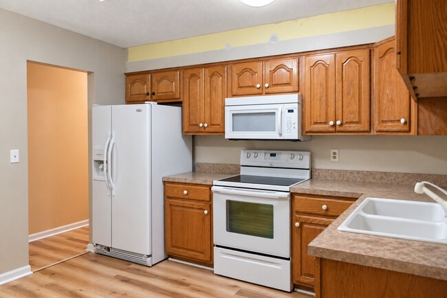 Building Photo - 7209 Lawnside Dr