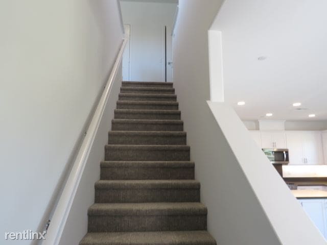 Building Photo - 3 br, 2.5 bath Townhome - 4382 Pacifica Way 5