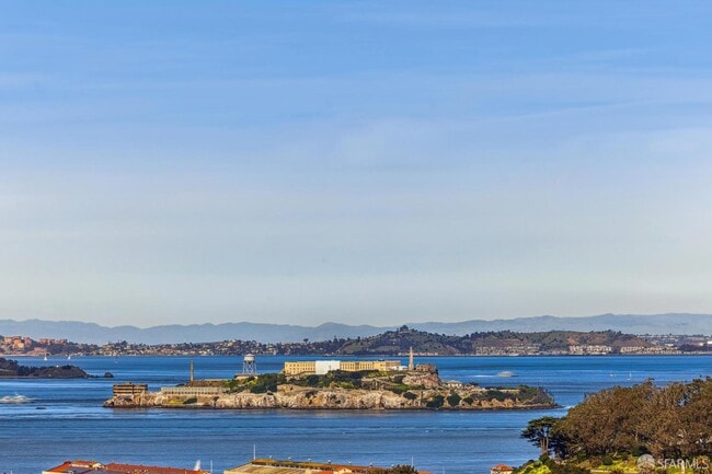 Building Photo - 2336 Broadway