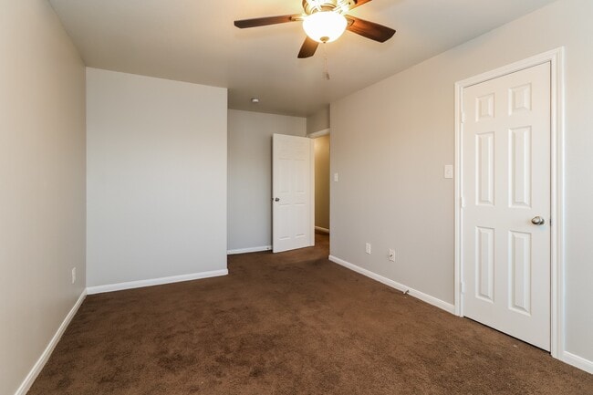 Building Photo - 4939 N Cancun Dr