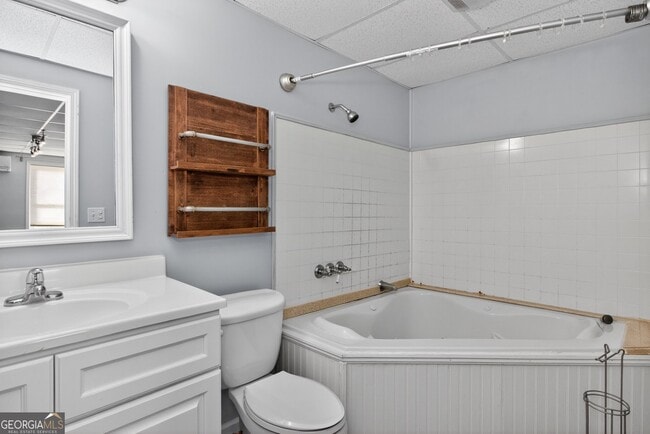 Building Photo - 304 Fox Overlook