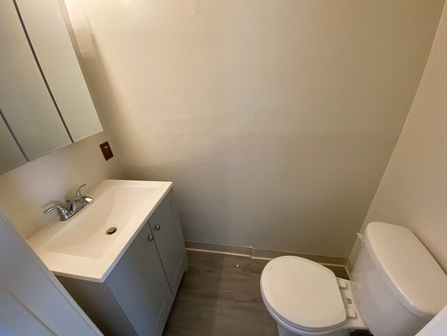 Building Photo - 5674 Hillsdale Blvd