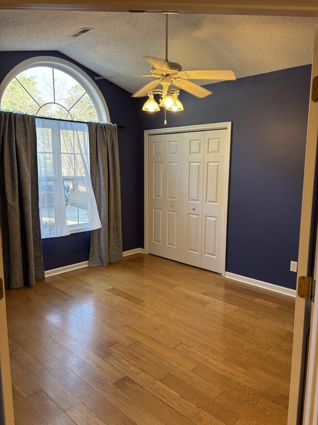 Building Photo - 480 Spring Lake Dr