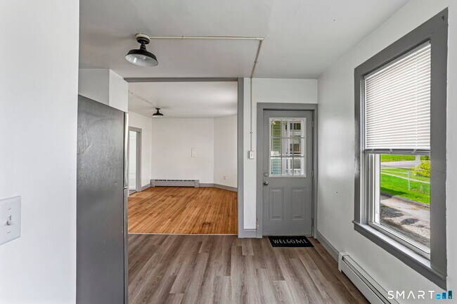 Building Photo - 63 Reynolds St