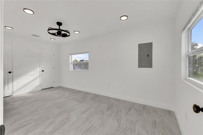 Building Photo - 1121 Illinois Ave